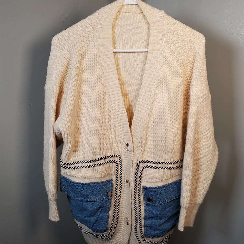 Elegant Cream and Blue Women's Cardigan - Picture 7 of 9